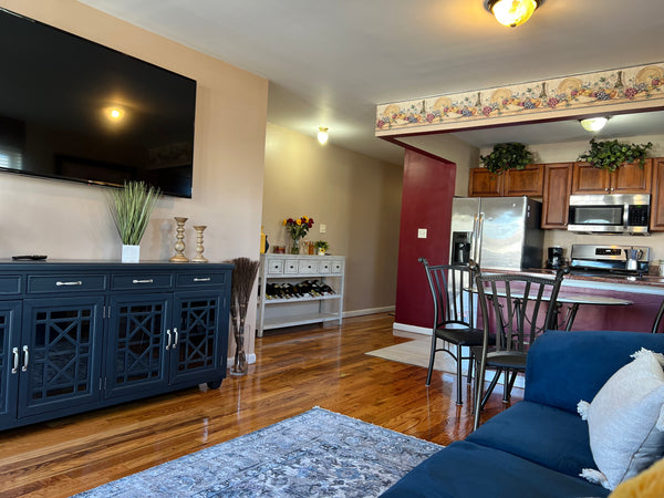 Lovely spacious home located in Far Rockaway within close proximity to JFK Airpo  Rental unit in Queens · 3 bedrooms · 3 beds · 2 baths Entire rental unit vacation rental 725267821235974034