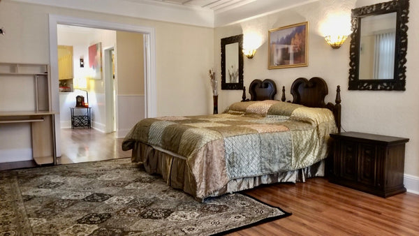 Just a block from Elmhurst Hospital. Ideal for single or couples only who are wo Stamford, CT Rental unit in Queens · 1 bedroom · 1 bed · 1 bath Entire rental unit vacation rental 1015423633415923095