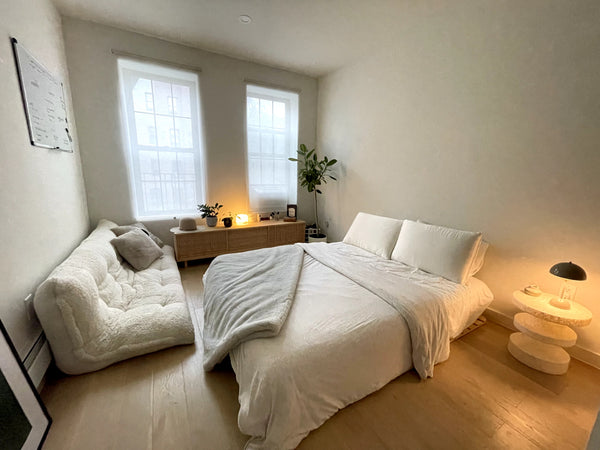 Make this cozy, minimalist spot your home away from home while in the big city.  New York, NY Rental unit in Queens · 1 bedroom · 1 bed · 1 bath Entire rental unit vacation rental 1025373250192922404