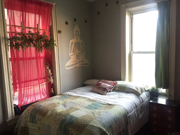 Our apartment is spacious and sunny giving you the true Williamsburg experience. New York, NY Rental unit in Williamsburg · 1 bedroom Private room in rental unit vacation rental 4748873