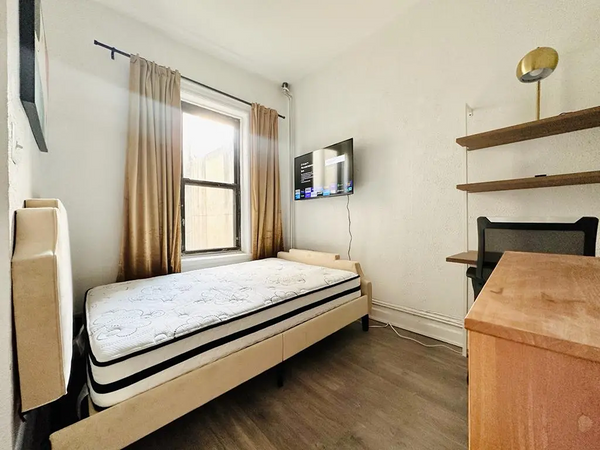 - Furnished room in a recently renovated apartment, 3rd floor, lots of light, 11 New York, NY Rental unit in Brooklyn · 4 bedrooms · 1 bed · 1 shared bath Private room in rental unit vacation rental 886601037739546869