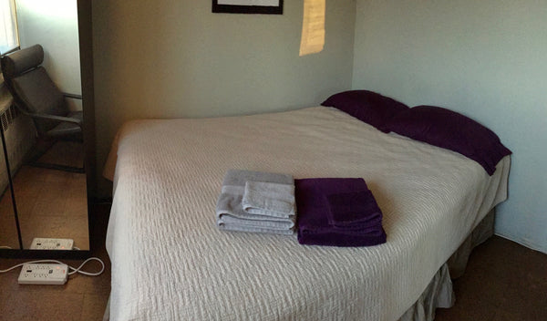 Small private room with real queen bed in a very safe (24-hour security) buildin New York, NY Rental unit in New York · ★4.68 · 1 bedroom · 1 bed · 1 shared bath Private room in rental unit vacation rental 12664893