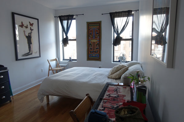 Hello beautiful people! I am away for the holifays and would love for you to com Paris, France Rental unit in Brooklyn · 4 bedrooms · 1 bed · 1 shared bath Private room in rental unit vacation rental 16394440