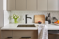 Enjoy all that New York City has to offer from a beautifully restored walk-up in New York, NY Rental unit in Queens · 1 bedroom · 1 shared bath Private room in rental unit vacation rental 583312696230574640