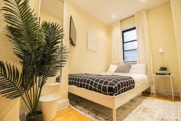 This good-looking, spacious and appealing room is available. This room <br />     Rental unit in New York · 5 bedrooms · 1 bed · 0 shared baths Private room in rental unit vacation rental 808442756499548389