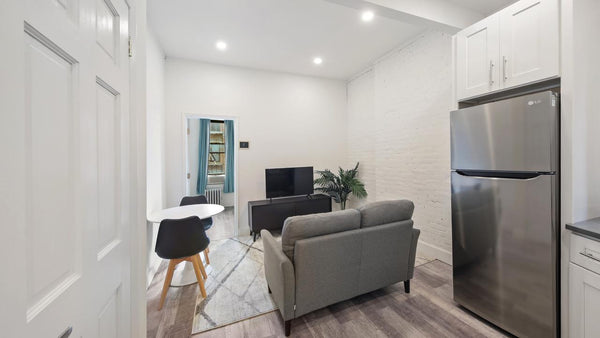 This clean, spacious and pretty room is available for a long-term or a <br />     Rental unit in New York · 1 bedroom · 1 bed · 0 shared baths Private room in rental unit vacation rental 1009467369393433765
