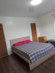 air conditioned safe and quiet space for 1-2 people (queen size bed) with closet New York, NY Townhouse in Brooklyn · 1 bedroom · 1 bed · 1 bath Private room in townhouse vacation rental 33077083