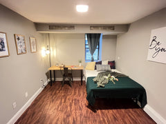 This apartment is located ground floor and it is 2-3min from subway "181St" stat United States Townhouse in New York · 1 bedroom · 1 bed · 1 shared bath Private room in townhouse vacation rental 858347373190592469