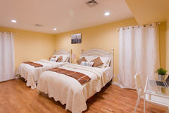 This home is located in a luxury residential area in the hustle and bustle of Fa New York, United States Home in Flushing  · 1 bedroom · 2 beds · 1 private bath Private room in home vacation rental 22051488