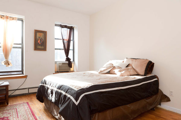 Welcome to Harlem! Everything is close by!  2 mins to the express Metro/Subway t New York, NY Rental unit in New York · ★4.56 · 2 bedrooms · 5 beds · 1 bath Entire rental unit vacation rental 986727