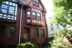This 4 bd/2 bath townhouse in a historic district in Brooklyn has a large kitche  Home in Brooklyn · 4 bedrooms · 4 beds · 2 shared baths Private room in home vacation rental 971272258003580018