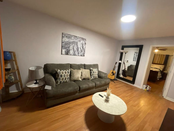 one bedroom apartment in the heart of the Jamaica Bay/St Albans area. It is 10 m New York, NY Rental unit in Queens · ★New · 1 bedroom · 1 bed · 1 bath Entire rental unit vacation rental 1081971812474517820