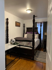 Have and restful  stay at this cozy room with a touch of modern and a feel of tr  Home in Brooklyn · 1 bedroom · 1 bed · 1 shared bath Private room in home vacation rental 736732701163914761