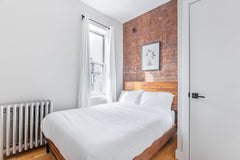 This 82 square footage room in New York City's Ridgewood is a <br />   functiona  Rental unit in Queens · 5 bedrooms · 1 bed · 0 shared baths Private room in rental unit vacation rental 795666064566018435