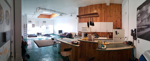 Big loft with high cellings and sunroof. Kitchen, bathroom with tub and nice pat New York, United States Loft in Brooklyn · Studio · 3 beds · 1 bath Entire loft vacation rental 38256524