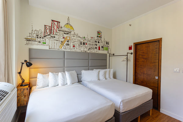 Enjoy easy access to everything from this perfectly located home base.<br />Welc  Hotel in New York · Studio · 2 beds · 1 shared bath Room in hotel vacation rental 813619299927003389