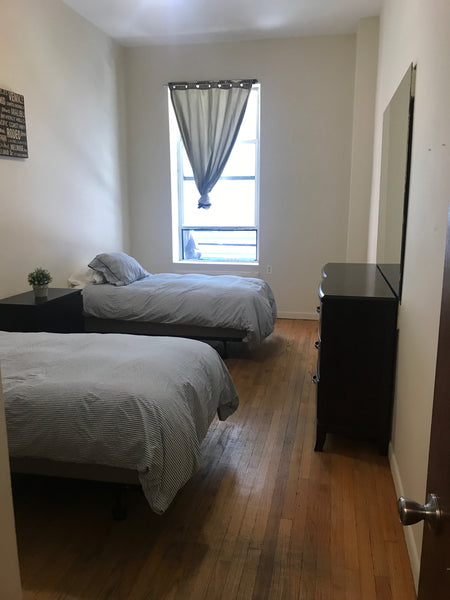 This spacious 2 bedroom apartment is great for a  family or friends. Its also gr New York, NY Rental unit in New York · ★4.45 · 2 bedrooms · 5 beds · 1 bath Entire rental unit vacation rental 17512466