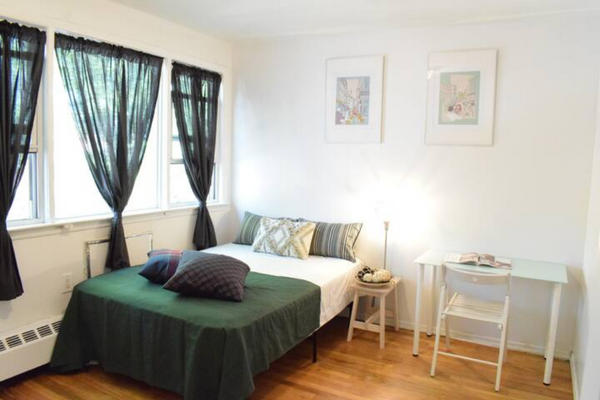 The apartment is located in Woodside, Queens.<br />It is accessible enough to Me United States Townhouse in Queens · 1 bedroom · 1 bed · 1 shared bath Private room in townhouse vacation rental 695479025965530454