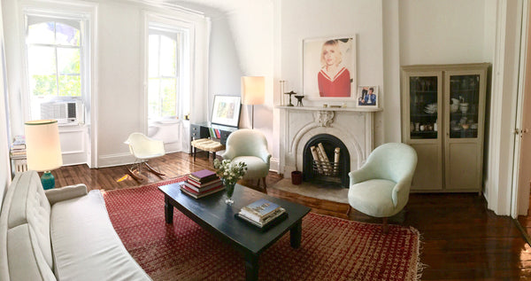 Beautiful sunny Townhouse duplex in the most beautiful and convenient block of W New York, NY Townhouse in New York · 3 bedrooms · 2 beds · 2.5 baths Entire townhouse vacation rental 19880329