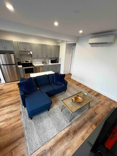 Welcome to our urban retreat in vibrant Queens, New York! This modern, fully fur  Townhouse in Queens · ★4.86 · 4 bedrooms · 5 beds · 2 baths Private room in townhouse vacation rental 927731029815577414