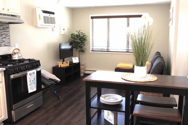 Beautiful Location close to Manhattan, Brooklyn & The Jersey Shore!<br /><br />R New York, NY Rental unit in Staten Island · ★4.98 · 1 bedroom · 1 bed · 1 bath Entire rental unit vacation rental 661404047684581697