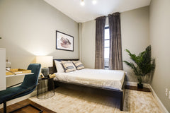 This clean, spacious and glossy room is available. This room is also <br />   av  Rental unit in New York · 4 bedrooms · 1 bed · 0 shared baths Private room in rental unit vacation rental 50144872