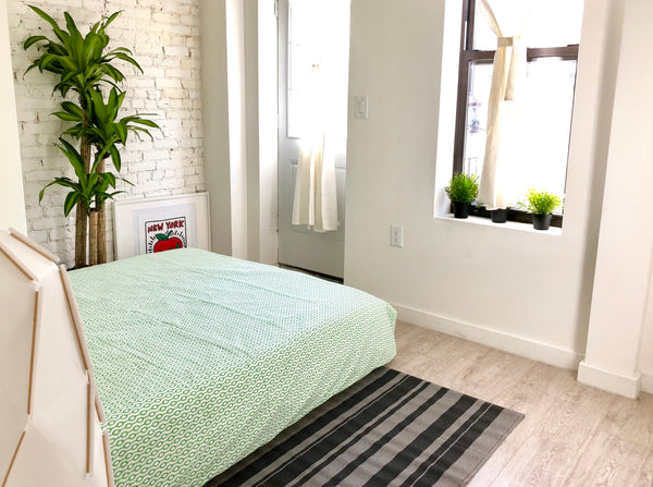 The apartment is 6mins to L train and 3minute to M train both trains take you to New York, NY Rental unit in Brooklyn · ★4.58 · 1 bedroom · 1 bed · 1.5 shared baths Private room in rental unit vacation rental 36633354
