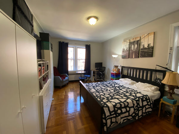 This is a spacious and cozy one-bedroom with lots of windows and sunlight in the  Rental unit in Brooklyn · 2 bedrooms · 1 bath Entire rental unit vacation rental 746610770423774436
