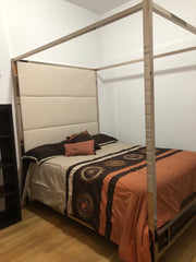 Prívate luxurious room with queen bed in family condo. 3 min away from lines 1,2 New York, NY Rental unit in Brooklyn · 1 bedroom · 1 bed · 1 private bath Private room in rental unit vacation rental 798082812604809443