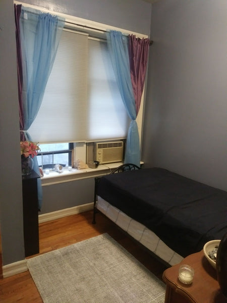 Cozy room located just 10 minutes from Midtown and steps from Central Park on th New York, NY Condo in New York · ★4.71 · 1 bedroom · 1 bed · 1 shared bath Private room in condo vacation rental 20356917