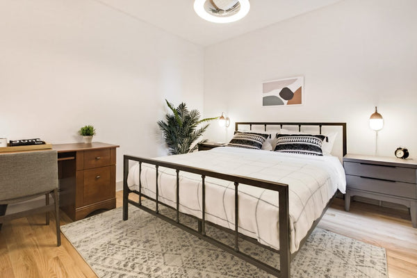 This clean, charming and glossy room is available for a long-term or a <br />     Rental unit in New York · 1 bedroom · 1 bed · 0 shared baths Private room in rental unit vacation rental 810598989144171177