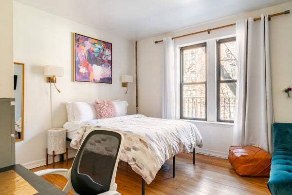 Large, private, and sunny bedroom in my 3 bedroom apartment. Located minutes fro New York, NY Rental unit in Brooklyn · ★4.95 · 1 bedroom · 1 bed · 1 shared bath Private room in rental unit vacation rental 28165121