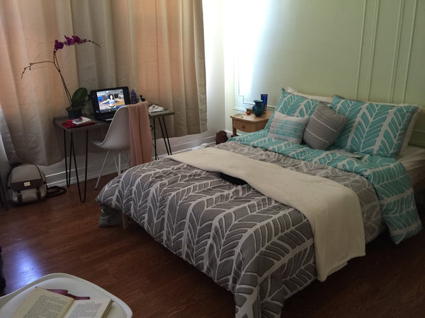 Our cool apartment is located 20 minutes from Manhattan and it's located in an a  Rental unit in Elmhurst  · 1 bedroom · 1 bed · 1 bath Private room in rental unit vacation rental 16338143