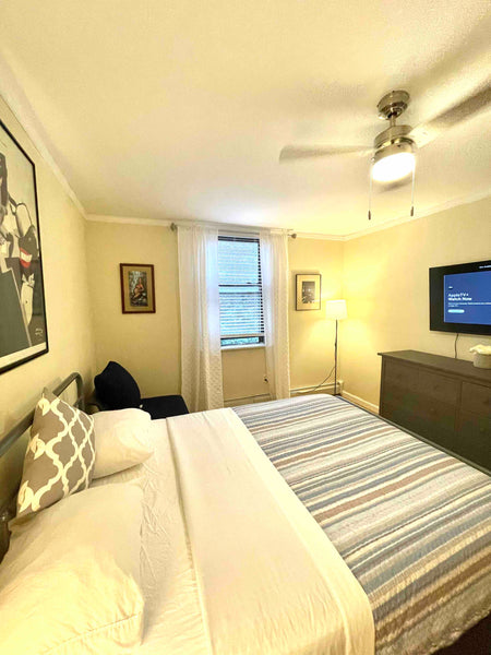 A private room with a keyed lock in a three bedroom apartment with two bathrooms New York, NY Rental unit in Brooklyn · ★4.88 · 1 bedroom · 1 bed · 1 shared bath Private room in rental unit vacation rental 50403442