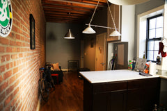 Great sized bedroom with cozy Loft-style bed and full work space on the main flo New York, United States Rental unit in Brooklyn · 1 bedroom · 1 bed · 1 bath Private room in rental unit vacation rental 17302040