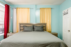 One room in a 3 bedroom apartment occupied by  a couple with no kids. Two Blocks New York, NY Rental unit in The Bronx · ★4.76 · 1 bedroom · 1 shared bath Private room in rental unit vacation rental 45286592