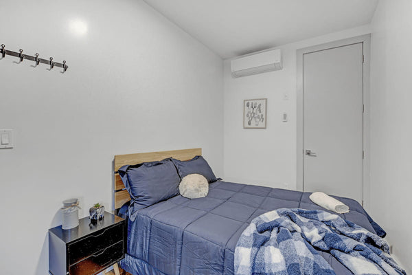 The Myrtle House is located in the historic Stuyvesant Heights neighborhood in B  Rental unit in Brooklyn · 1 bedroom · 1 bed · 1 bath Private room in rental unit vacation rental 984842937537661186