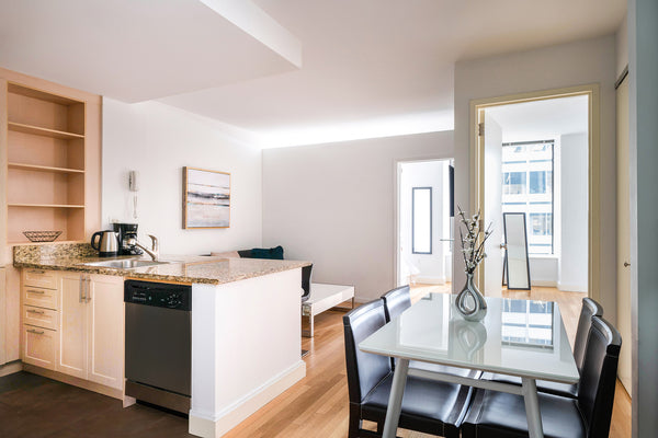 If you are looking for a pied-a-terre in Manhattan, this property is for you.  <  Rental unit in New York · 3 bedrooms · 3 beds · 1 bath Entire rental unit vacation rental 965251165162464563