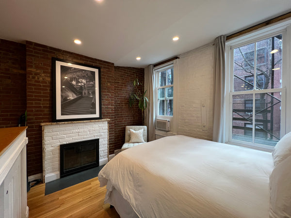 Enjoy an idyllic and easy living experience in this West Village apartment on a   Rental unit in New York · ★5.0 · 1 bedroom · 1 bed · 1 bath Entire rental unit vacation rental 805082247969380969