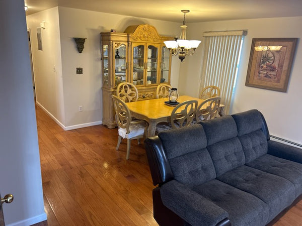 Centrally-located  3 bedroom / 2 bathroom home away from home.  Completely priva  Home in Queens · ★New · 3 bedrooms · 3 beds · 2 baths Entire home vacation rental 1083481041077417909