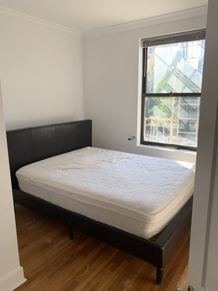 Calm little room for 2. In the heart of Astoria. Close to public transportation  Los Angeles, CA Rental unit in Queens · 1 bedroom · 2 beds · 1 private bath Private room in rental unit vacation rental 45557476