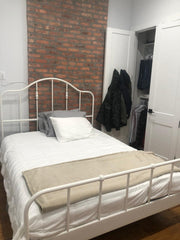 Room rental in Astoria.<br />41 Street with Ditmars Boulevards<br />Several shop  Rental unit in New York · 1 bedroom · 1 bed · 1 private bath Private room in rental unit vacation rental 41132137