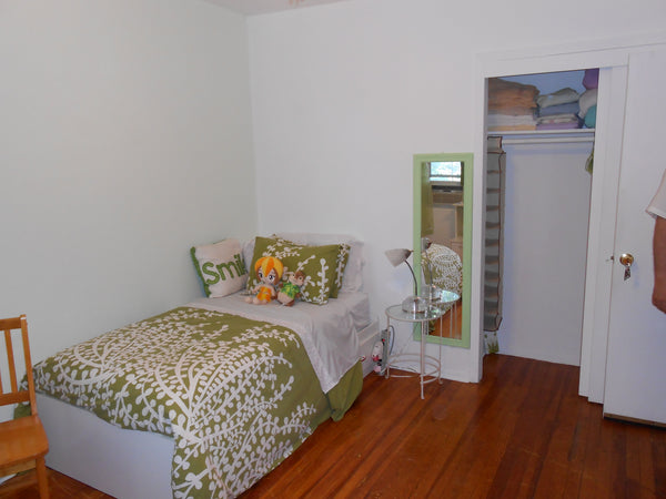 This room is simply beautiful. We are looking for a nice girl and I am sure a ni New York, NY Rental unit in Queens · 1 bedroom · 1 bed · 1 bath Private room in rental unit vacation rental 3489095