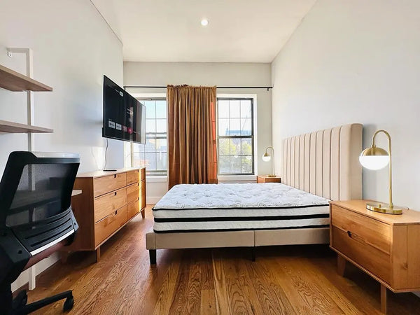 Furnished room, tons of light, new hardwood floor, in a 4 bedroom, 2 bathroom, r New York, NY Serviced apartment in Brooklyn · 4 bedrooms · 1 bed · 2 shared baths Private room in serviced apartment vacation rental 759210593812294889