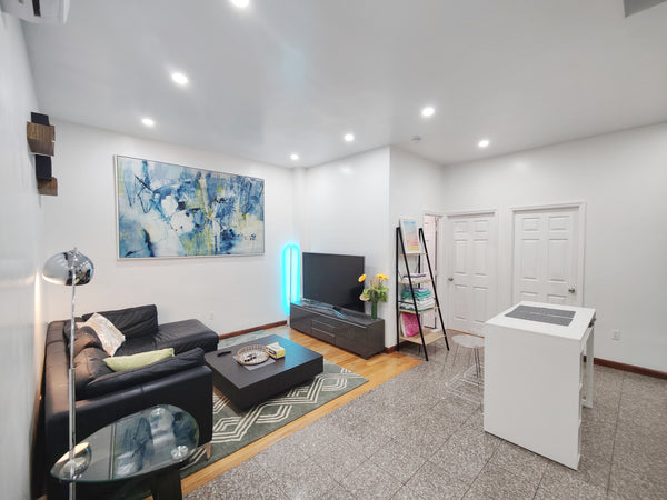 Huge modern and spacious 2 bedroom /1 bathroom with living dining room and full   Rental unit in Brooklyn · ★4.90 · 2 bedrooms · 2 beds · 1 bath Entire rental unit vacation rental 49208965