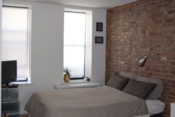 Perfectly situated sunny, simple and cozy studio apartment located just minutes  New York, NY Rental unit in New York · ★4.75 · Studio · 1 bed · 1 bath Entire rental unit vacation rental 6833000