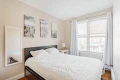 We are a young couple that love to meet new people from across the world, and so New York, NY Rental unit in Queens · ★4.90 · 1 bedroom · 1 bed · 1 shared bath Private room in rental unit vacation rental 764578663239392445