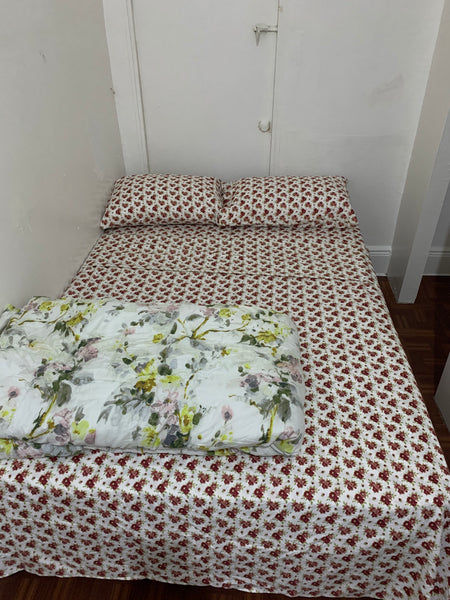 Bring the whole family to this great place with lots of room for fun.  Home in Brooklyn · 1 bedroom · 1 bed · 1 bath Private room in home vacation rental 973354135681593503