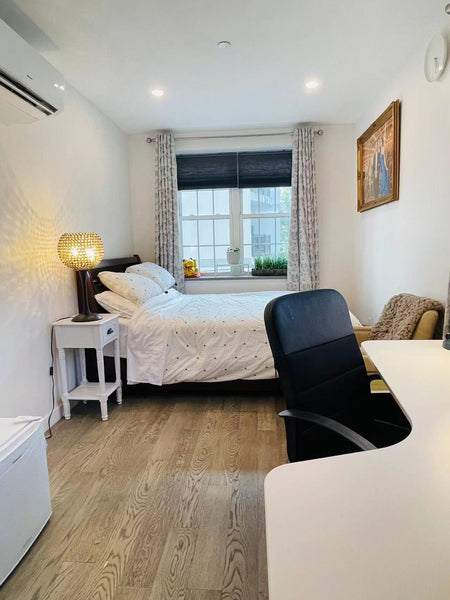 Enjoy a stylish home in this downtown home.A large writing desk with street view  Condo in Brooklyn · ★4.87 · 1 bedroom · 1 bed · 1 bath Private room in condo vacation rental 697796214212202631