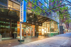 Enjoy easy access to everything from this centrally located suite.<br /><br />Th Atlanta, GA Condo in New York · ★New · 1 bedroom · 1 bed · 1 bath Entire condo vacation rental 1046393384426489936